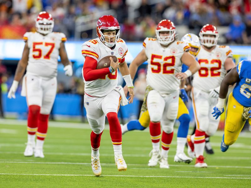 Mahomes, Kelce connect for 3 TDs, Chiefs beat Chargers 30-27 - The