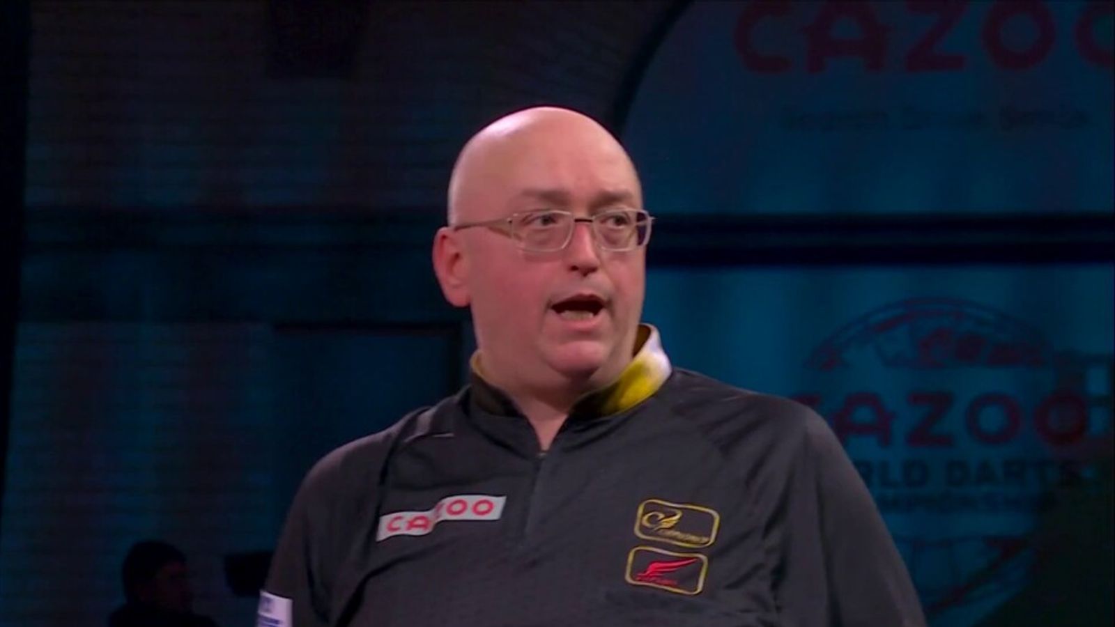 Andrew 'Goldfinger' Gilding hits 105 checkout | Darts News | Sky Sports