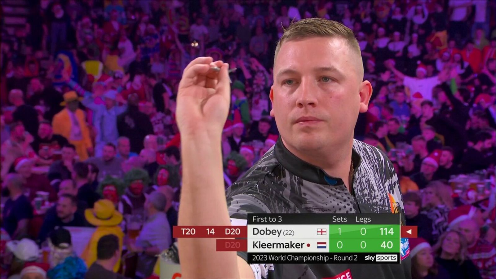 Chris Dobey takes the lead in the second set with 114 checkout Darts