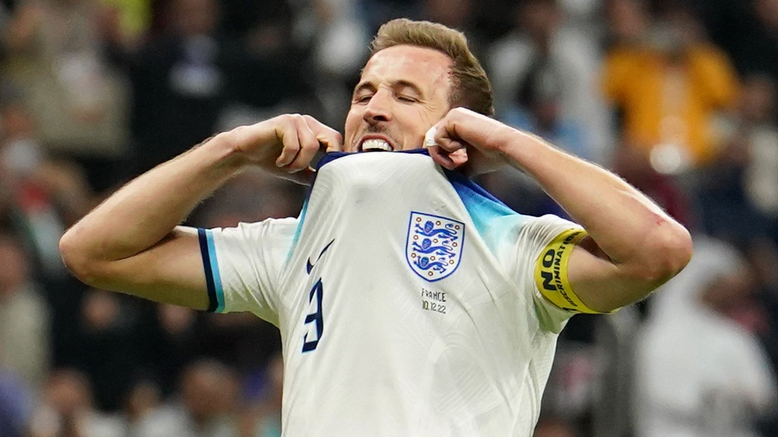 England 1-2 France: Kane's penalty miss, Lloris breaks record