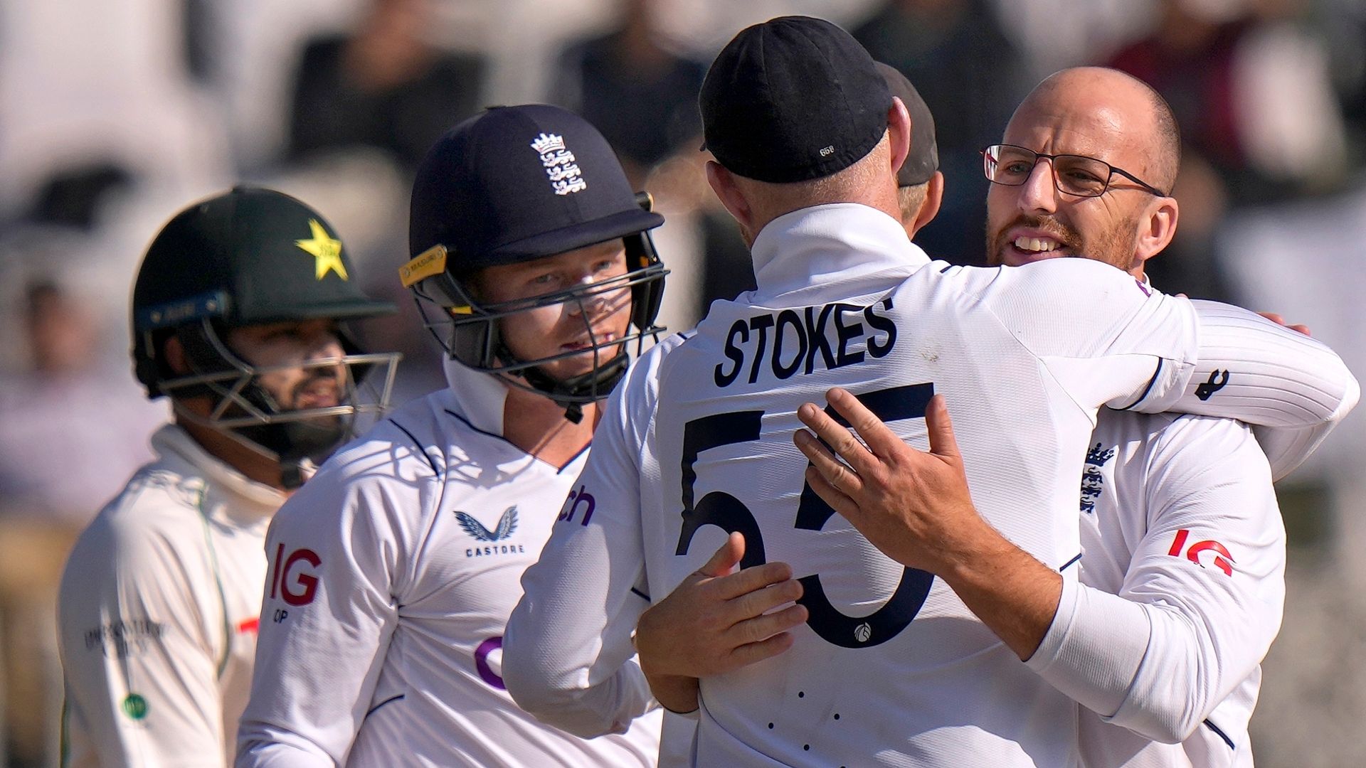 Pakistan vs England  | Day three morning highlights