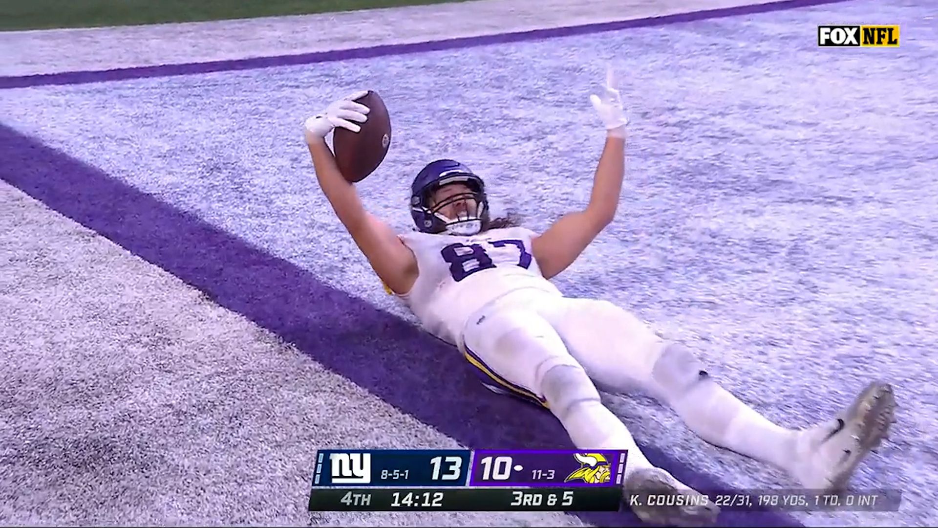 Hockenson's incredible TD catch for Vikings!