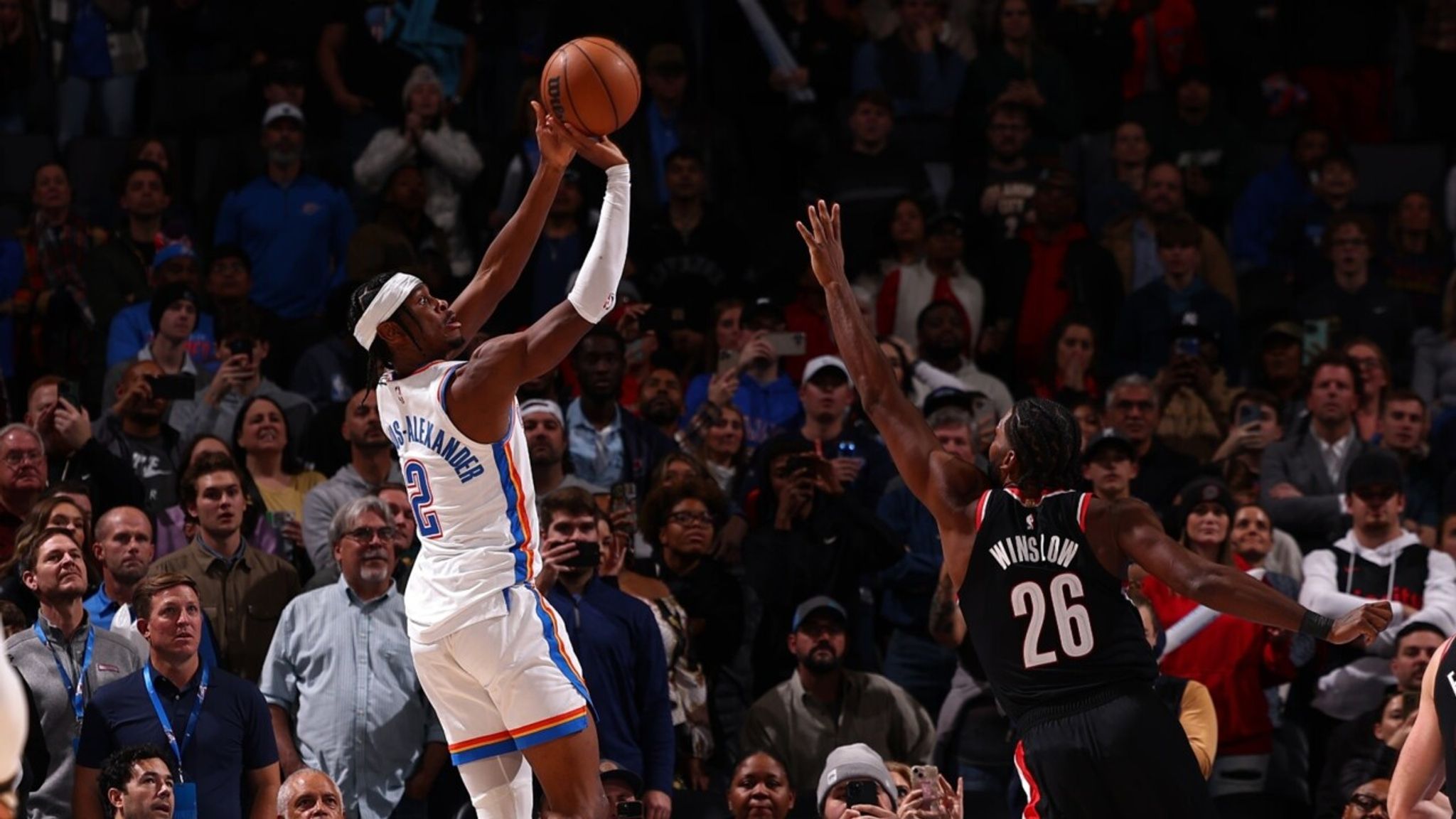 Shai Gilgeous-Alexander wins it with a buzzer-beater! | NBA News