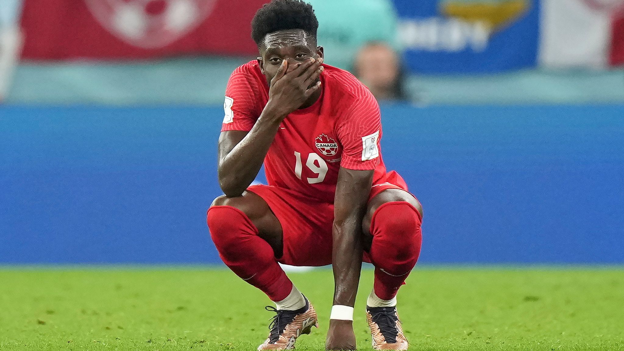 Amazing Canada's Davies On The Bench For World Cup Last-32 Clash With South Africa Picture in 4K Amazing Canada's Davies On The Bench For World Cup Last-32 Clash With South Africa Picture in 4K