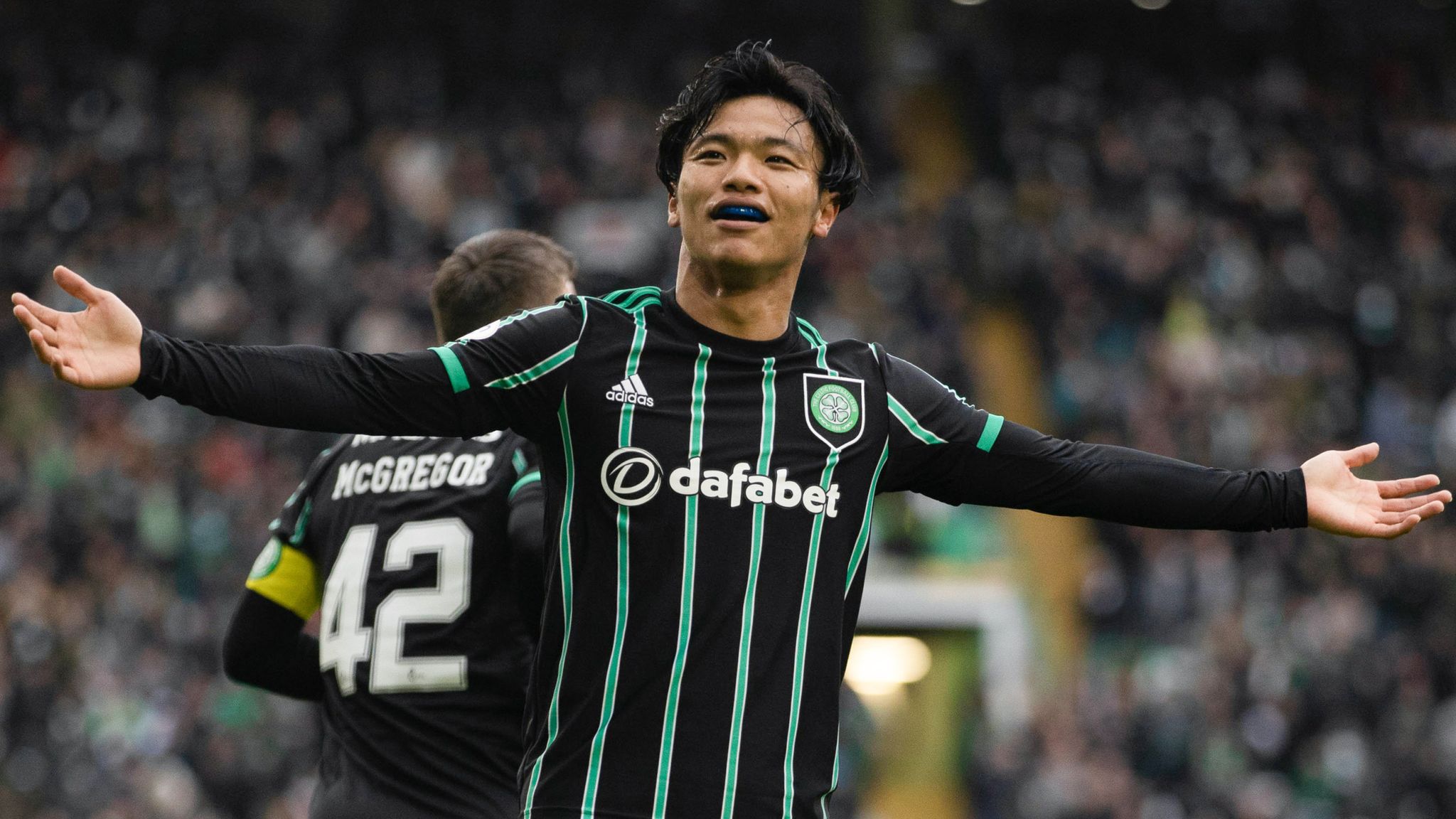 Celtic 4-1 St Johnstone Reo Hatate and Kyogo Furuhashi doubles restore Hoops advantage at top of the table Football News Sky Sports