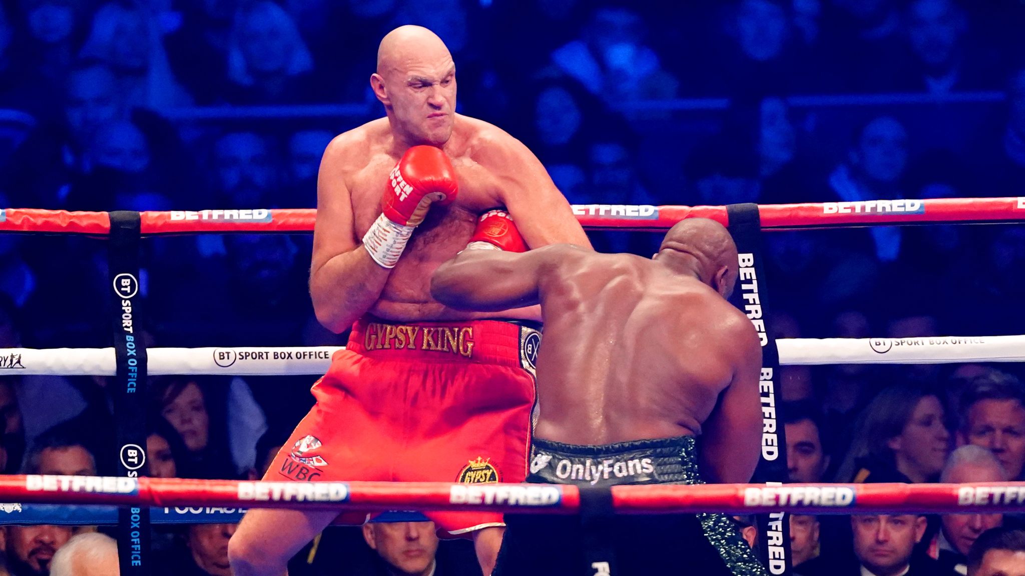 Tyson Fury Fury Dominates Derek Chisora To Stop Him In 10 Rounds And ...