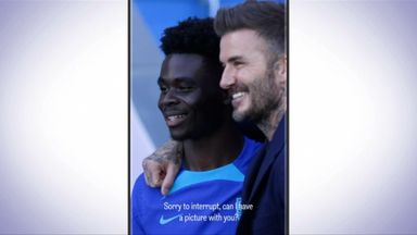 Beckham visits England camp, talks free-kicks with TAA | Saka: Can I have a picture?