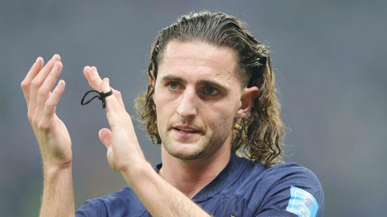 firo : 12/18/2022, Football, Soccer, FIFA WORLD CUP 2022 QATAR, World Cup 2022 Qatar, World Cup 2022 Qatar, Final , Final , Final Argentina , Argentina , ARG - France . France, FRA 4:2 iE: FRA Adrien Rabiot, disappointment, disappointed, disappointment, disappointed, dissatisfied, frustrated, frustrated, disappointment, disappointed, disappointment, disappointed, dissatisfied, frustrated, frustrated, Photo by: Sebastian EL-SAQQA/picture-alliance/dpa/AP Images