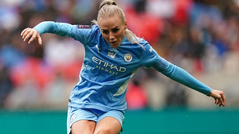 Alex Greenwood in new kit  Manchester united, Manchester united wallpaper,  Sports women