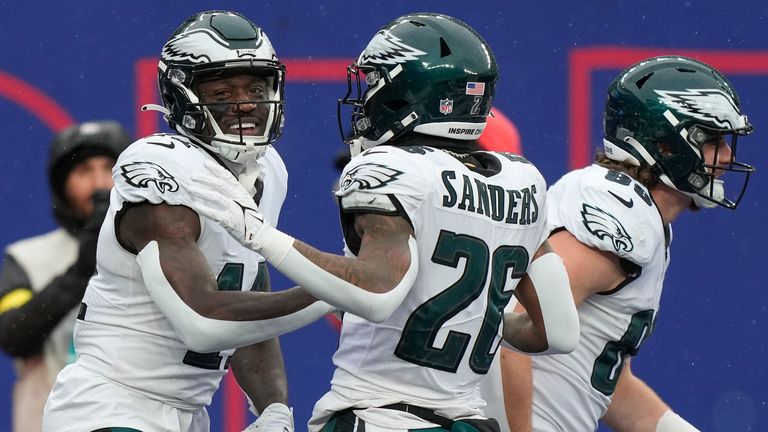 A.J. Brown was left wide open as he completed a 33-yard touchdown, further extending Philadelphia's advantage over the New York Giants.