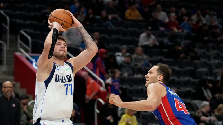 Despite starring with 35 points, Luka Doncic&#39;s efforts weren&#39;t enough as the Dallas Mavericks fell to defeat at the Detroit Pistons.