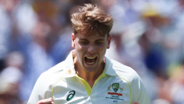 Australia&#39;s Cameron Green reacts after taking the wicket of South Africa&#39;s Theunis de Bruyn during the second cricket test between South Africa and Australia at the Melbourne Cricket Ground, Australia, Monday, Dec. 26, 2022. (AP Photo/Asanka Brendon Ratnayake)