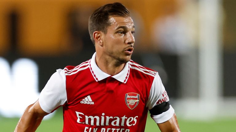 Fulham want to sign Arsenal right-back Cedric Soares in January