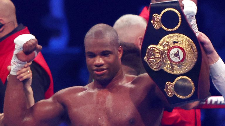 Britain&#39;s Daniel Dubois, centre, celebrates towards the photographers after defeating South Africa&#39;s Kevin Lerena in their WBA regular heavyweight championship boxing match at Tottenham Hotspur&#39;s White Hart Lane stadium, London, Saturday Dec. 3, 2022.(AP Photo/Ian Walton)