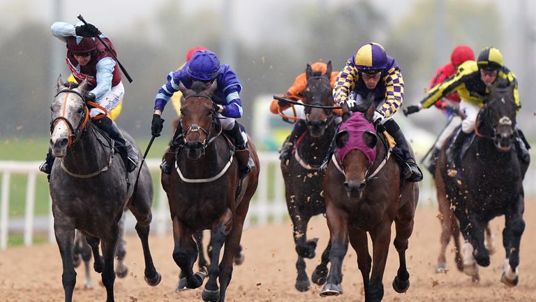 Eligible ridden by Paul Mulrennan (right) on their way to winning the Spreadex Sports Best Premier League Odds Handicap at Southwell