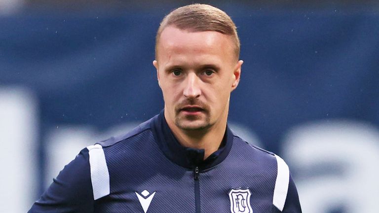 DUNDEE, SCOTLAND - OCTOBER 16:  Dundee's Leigh Griffiths warms up during a cinch Premiership match between Dundee and Aberdeen at the Kilmac Stadium at Dens Park, on October 16, 2021, in Dundee, Scotland.  (Photo by Alan Harvey / SNS Group)