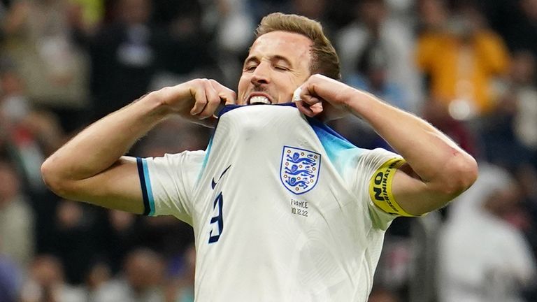 Harry Kane looks on in disbelief after missing England&#39;s second penalty