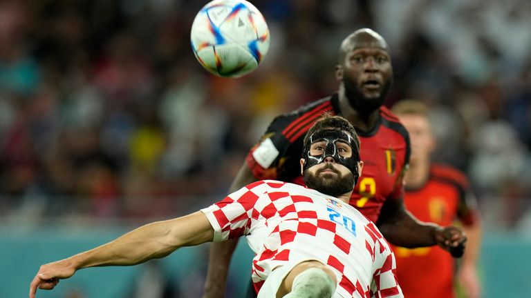 Croatia&#39;s Josko Gvardiol holds off Romelu Lukaku