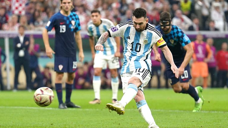 Lionel Messi scores penalty against Croatia in World Cup semi-final
