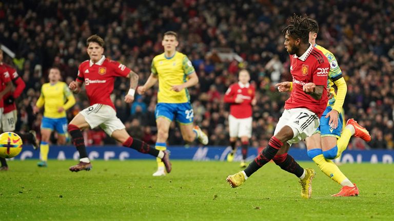 Fred scores Manchester United&#39;s third goal against Nottingham Forest