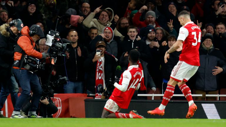 Arsenal cede empate contra o West Ham e vê vantagem na ponta do