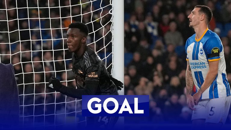 Nketiah menambahkan gol ketiga untuk Arsenal yang dominan!