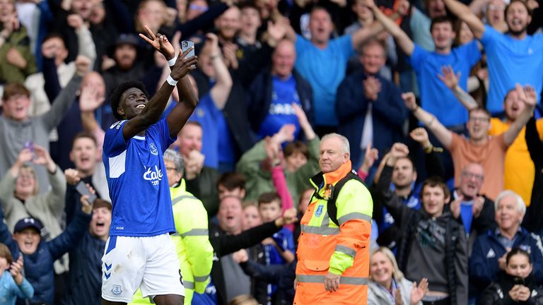 Onana takes a selfie with fans at Goodison Park