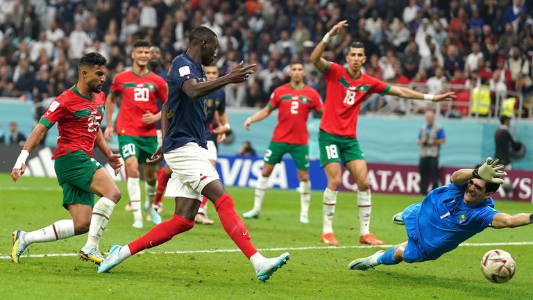 Randal Kolo Muani puts France 2-0 up