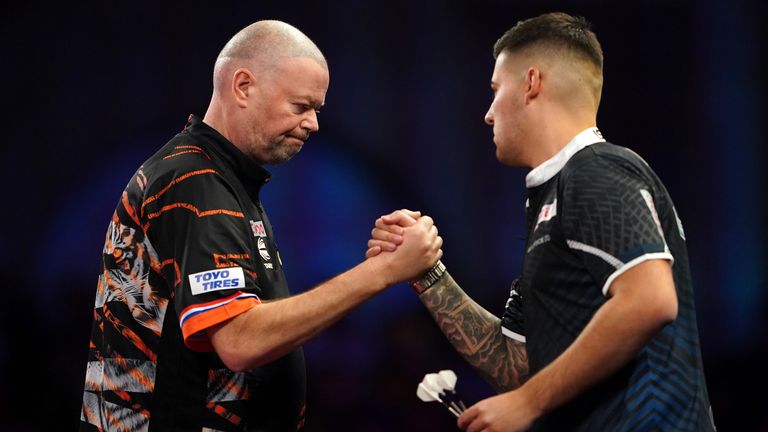 Raymond van Barneveld faced Ryan Meikle in the final match of the evening