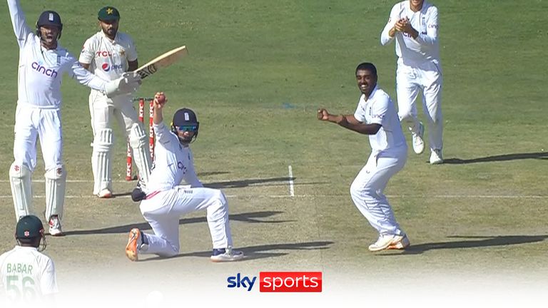 Rehan Ahmed mengambil gawang pertamanya untuk Inggris melawan Pakistan di Tes ke-3