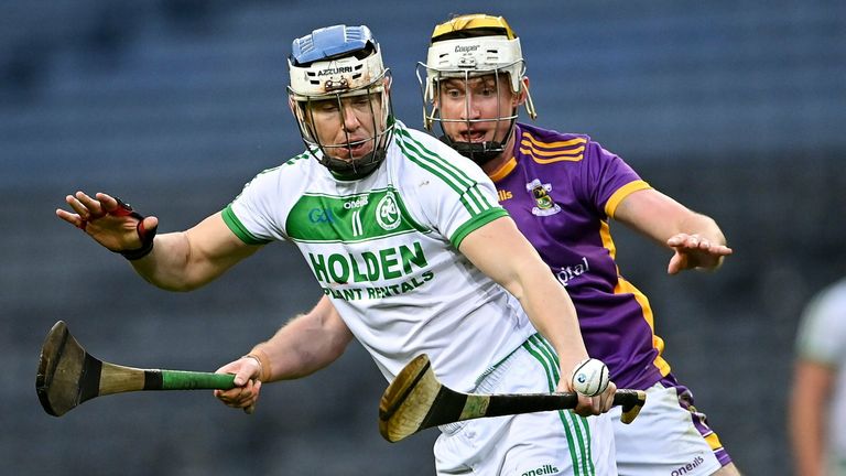 4 December 2022; TJ Reid of Shamrocks Ballyhale in action against Mark Grogan of Kilmacud Crokes during the AIB Leinster GAA Hurling Senior Club Championship Final match between Kilmacud Crokes of Dublin and Shamrocks Ballyhale of Kilkenny at Croke Park in Dublin. Photo by Piaras .. M..dheach/Sportsfile