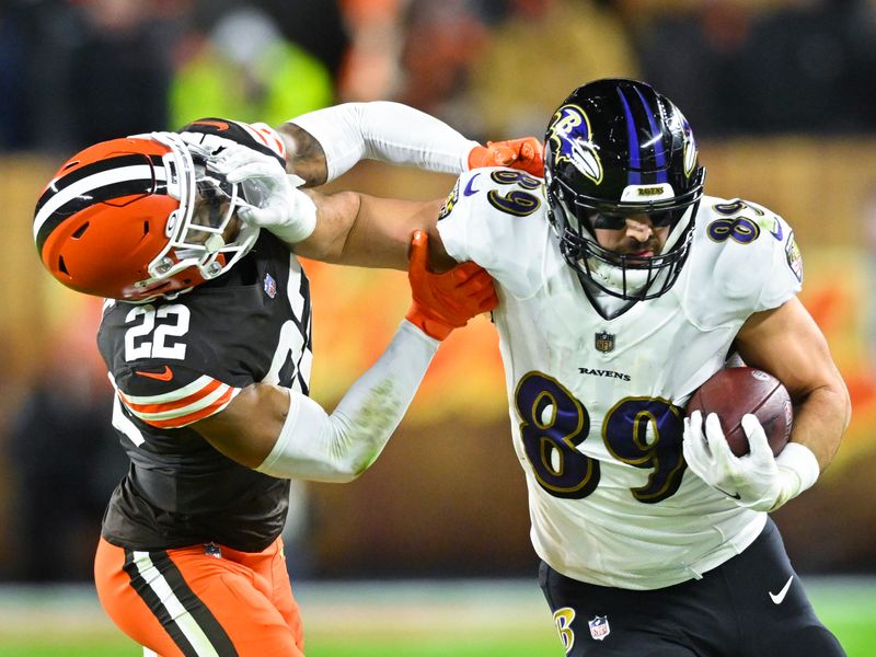 Baltimore Ravens 3-13 Cleveland Browns: Donovan Peoples-Jones scores only  TD of the game as the Browns stay alive in AFC playoff race, NFL News