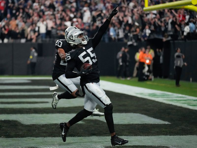 Chandler Jones walkoff TD video: Raiders win shocker over Patriots with  fumble run-back as time expires - DraftKings Network