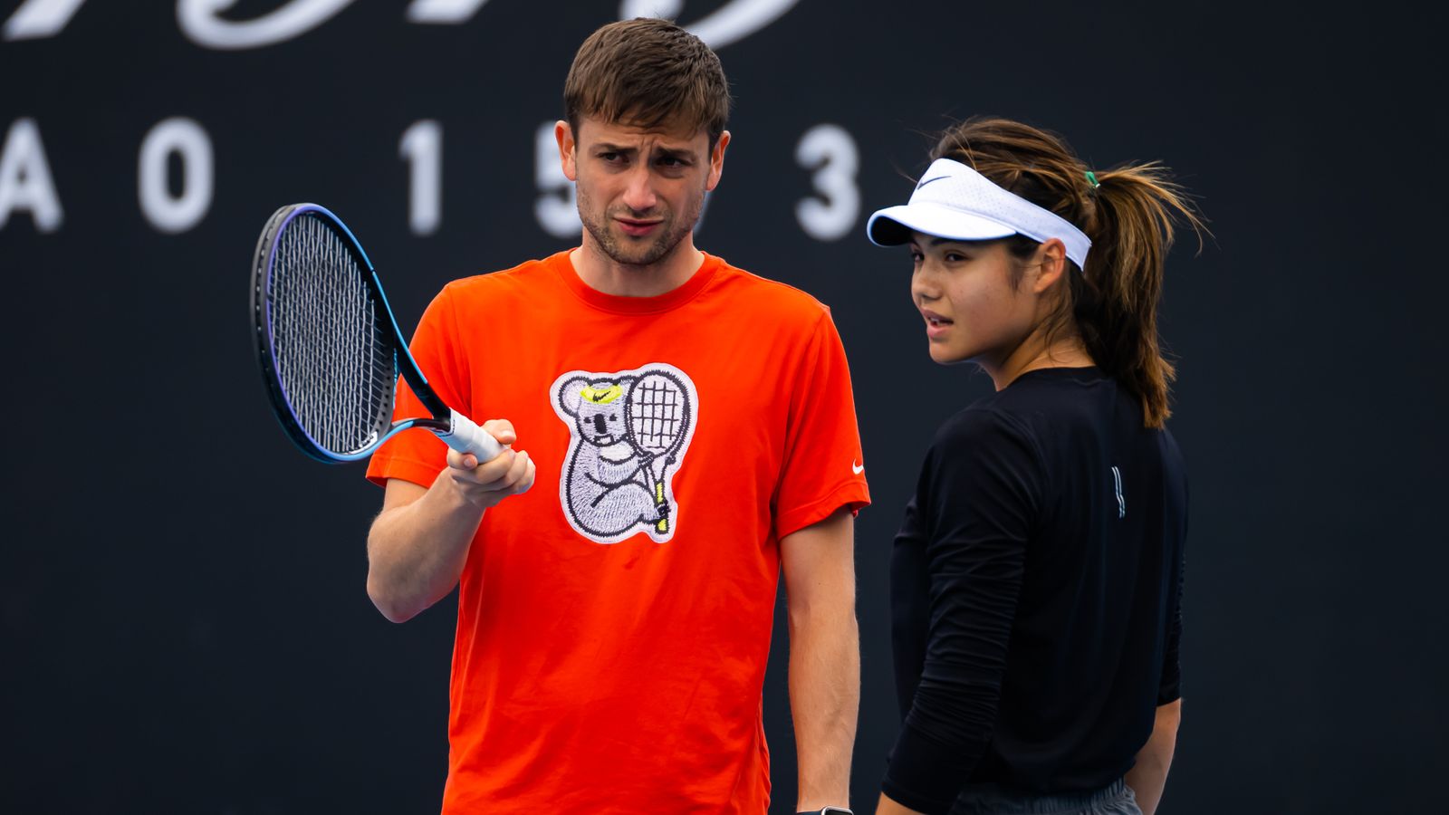 Emma Raducanu sagt, dass sie unter Trainer Sebastian Sachs Fortschritte macht und hofft, in den nächsten sechs Monaten nach der Niederlage bei den Australian Open Fortschritte zu machen |  Tennis-News