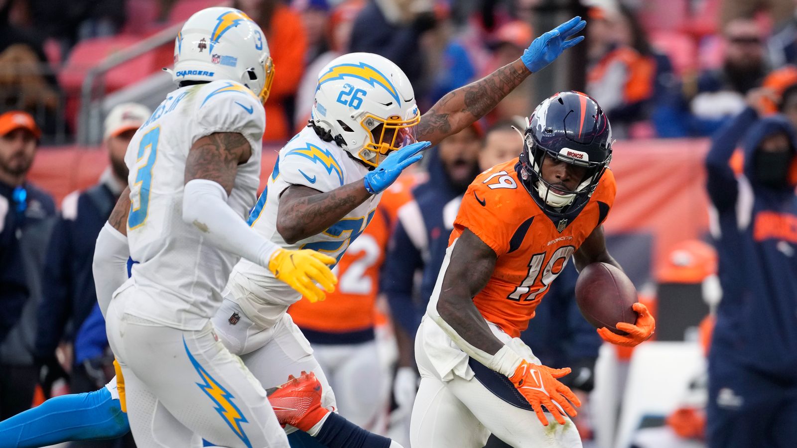 Los Angeles Chargers 28-31 Denver Broncos | NFL highlights | NFL News ...