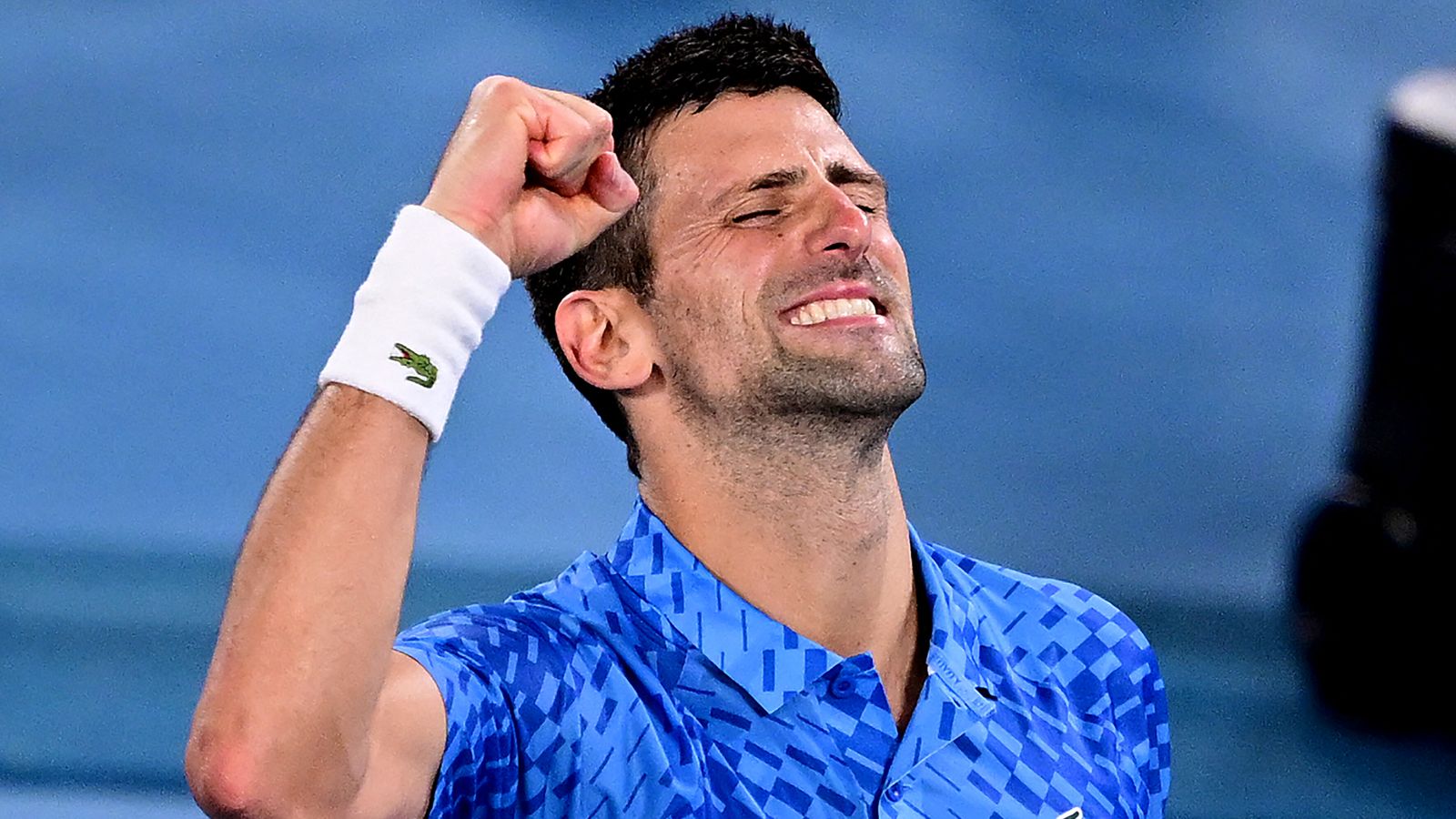 Australian Open Novak Djokovic sets up final against Stefanos