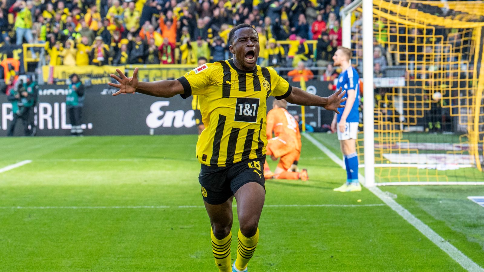 Youssoufa Moukoko - Tiềm Năng Của Tương Lai Đức Trong Thế Giới Bóng Đá