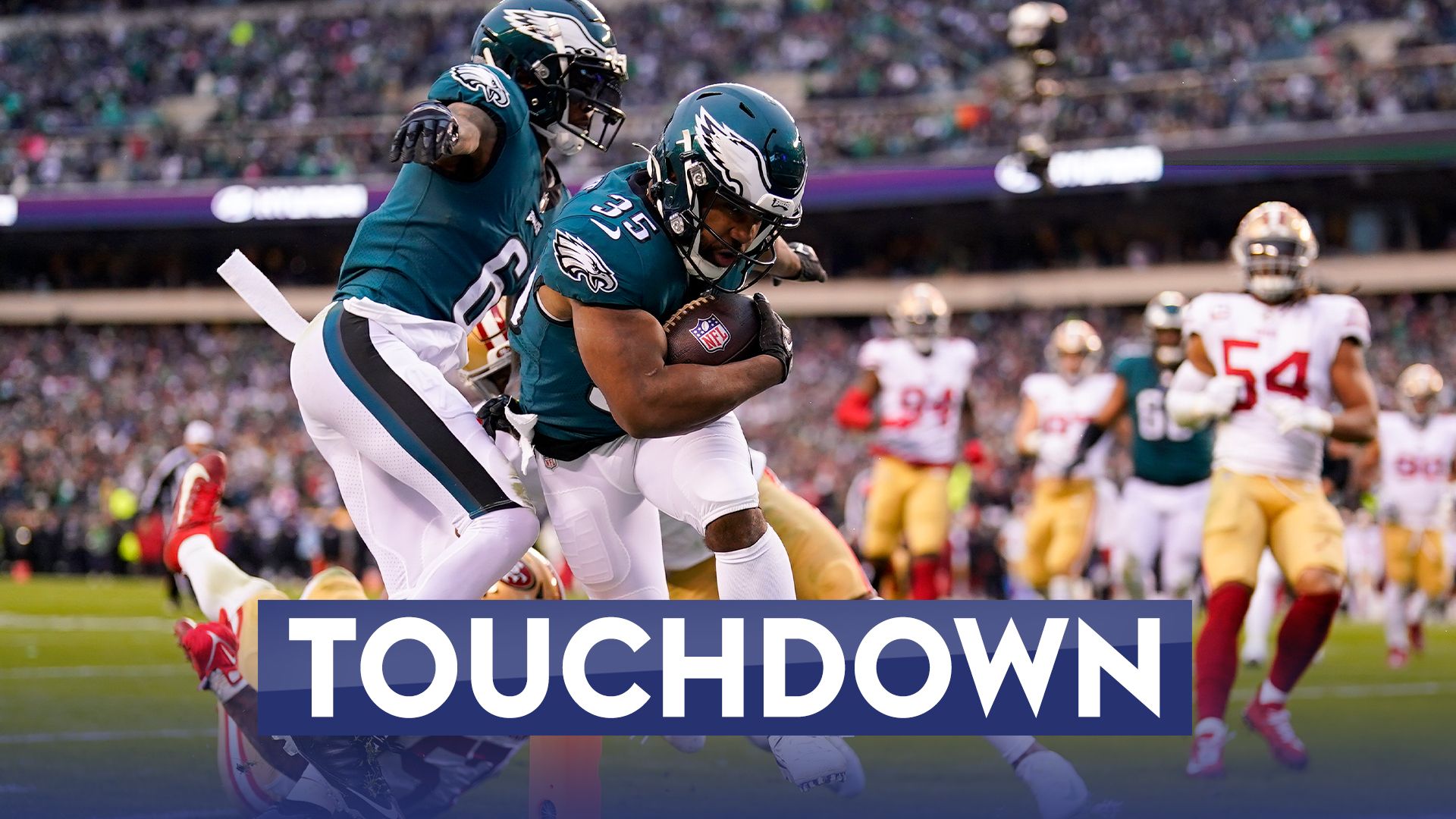 Scott caps off dominant half for Eagles with third rushing TD!