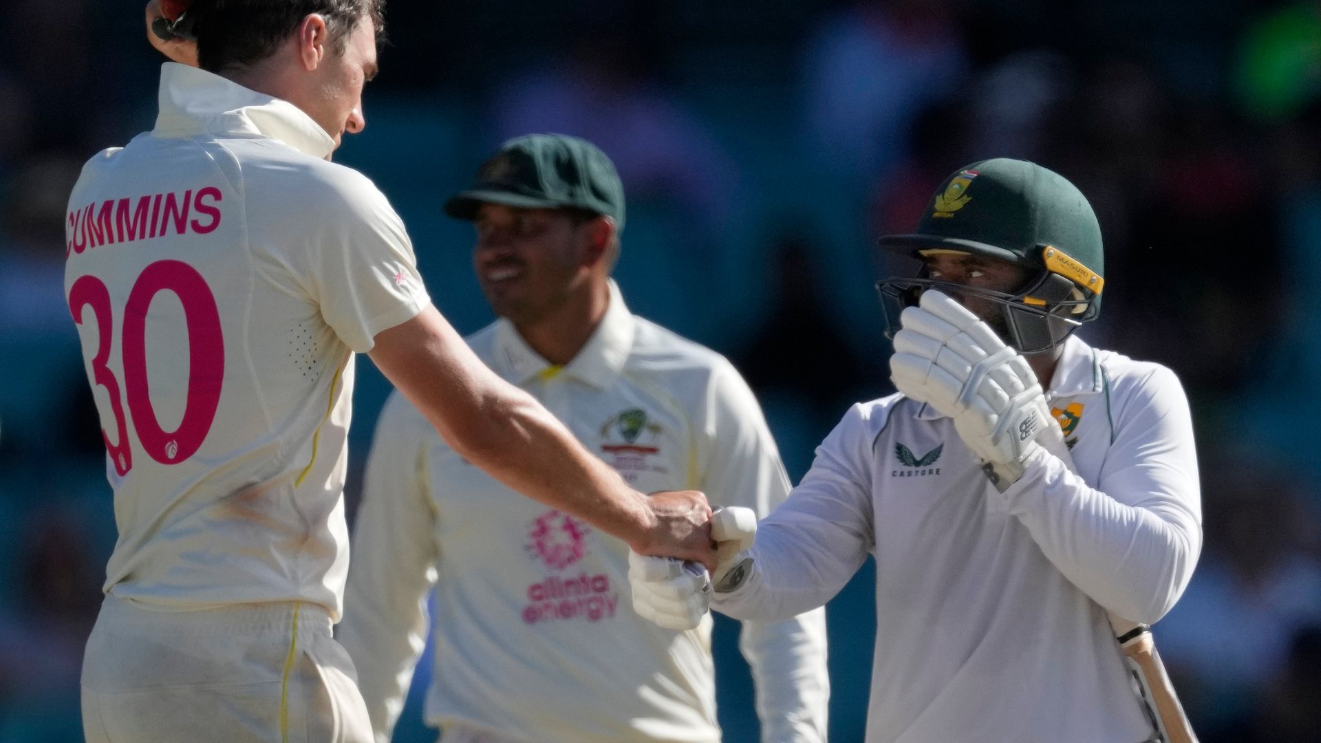 South Africa dig in to hold Australia to draw and avoid series sweep