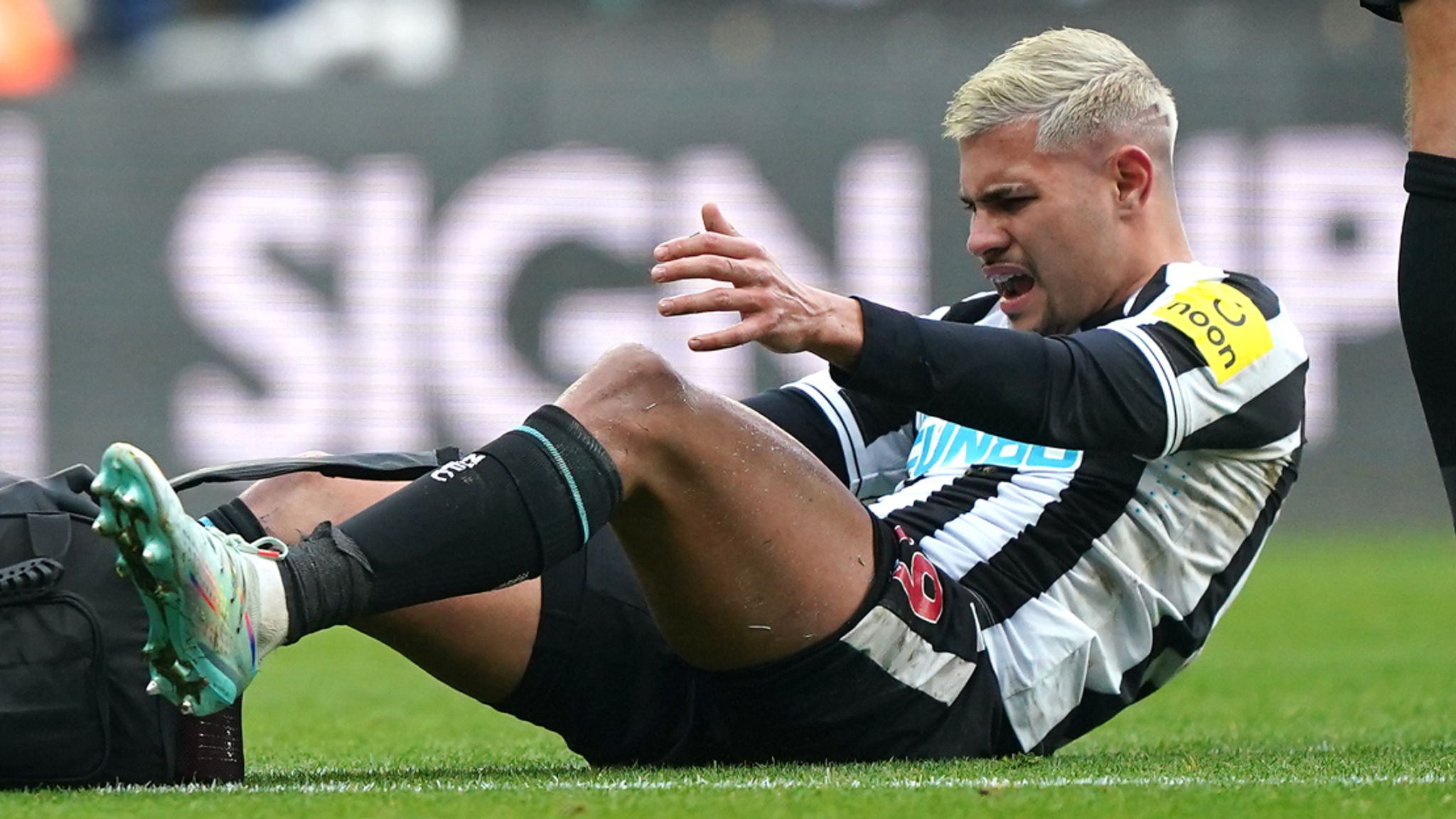 Bruno Guimaraes injury less serious than first feared, Newcastle midfielder  could return for Carabao Cup semi-final | Football News | Sky Sports