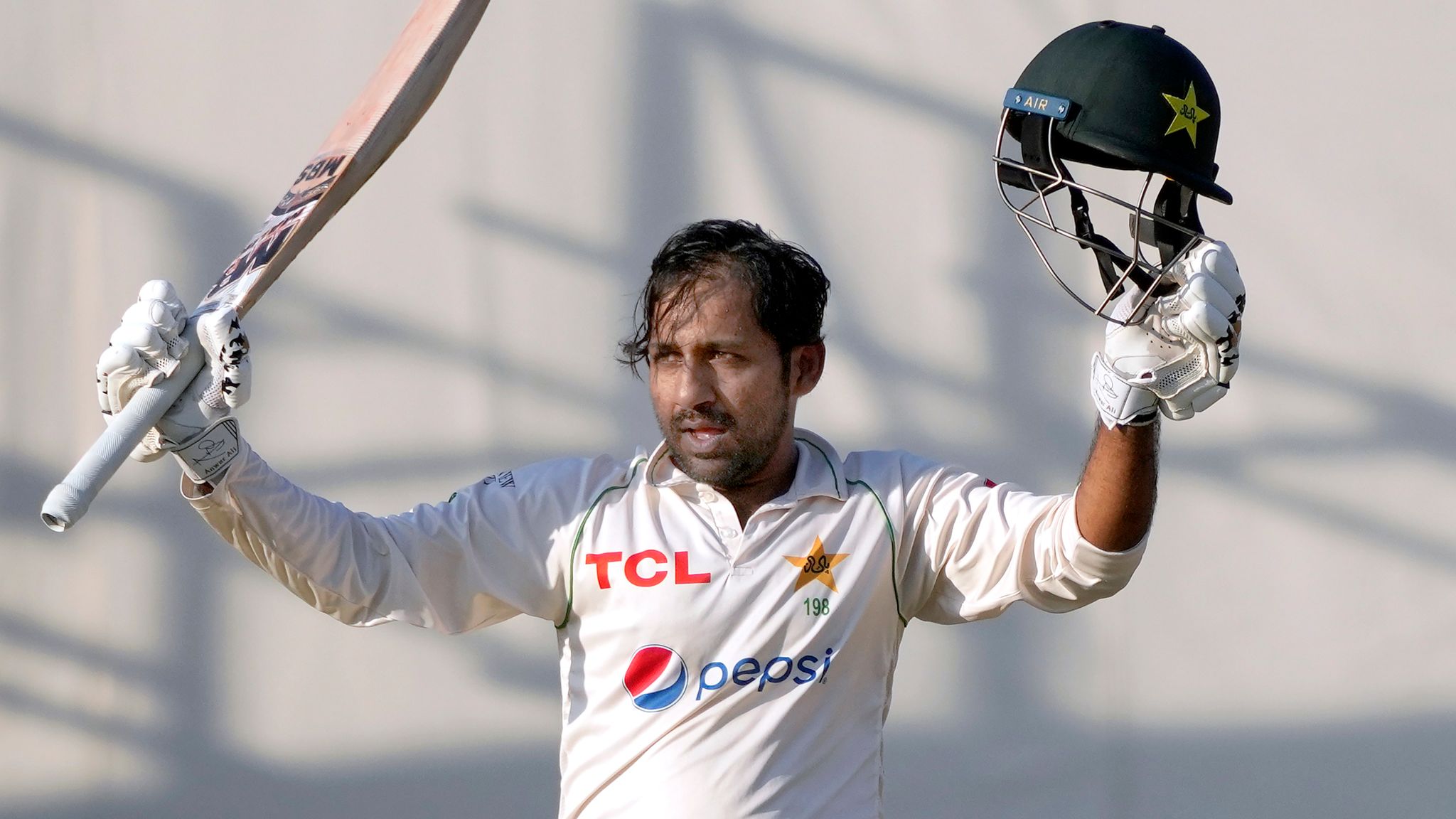 Sarfaraz Ahmed hits century as Pakistan draw thriller against New Zealand in second Test in Karachi Cricket News Sky Sports