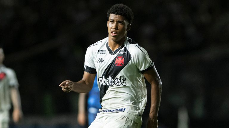 Chelsea have agreed a deal to sign Brazilian teenager Andrey Santos