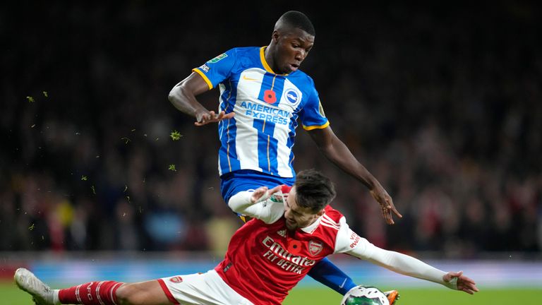 Moises Caicedo playing against Arsenal for Brighton earlier this season