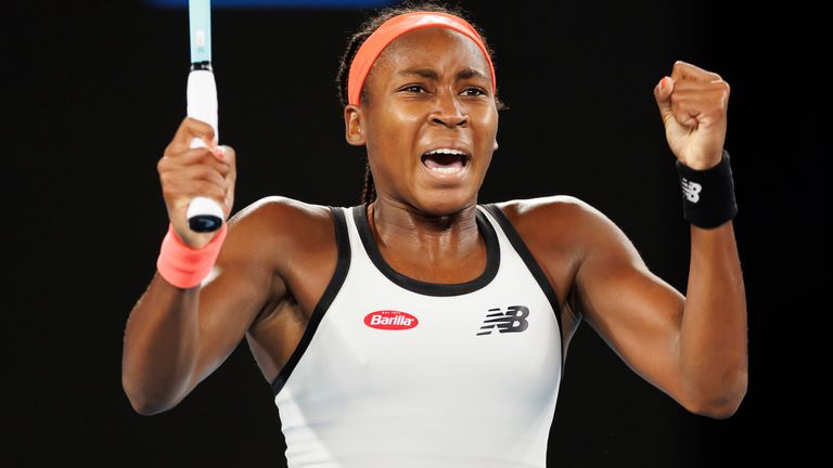 Coco GAUFF aus den Vereinigten Staaten feiert, nachdem sie Emma RADUCANU aus Großbritannien im Damen-Einzel am Tag 3 der Australian Open 2023 in der Rod Laver Arena, Melbourne, Australien, besiegt hat.  Sydney Low/Cal SportMedia.  (Bild Kredit: .. Sydney Low/CSM über ZUMA Press Wire) (Cal Sport Media über AP Images)