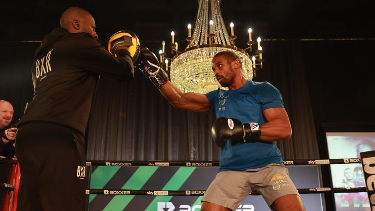 BOXXER WEMBLEY PROMOTION.OPEN WORK OUTS.GLAZIERS HALL,.LONDON.PIC LAWRENCE LUSTIG.DAN AZEEZ PERFORMS A PUBLIC WORKOUT AHEAD OF HIS FIGHT ON PROMOTER BEN SHALOMS BOXXER SHOW AT  OVO WEMBLEY ARENA ON SATURDAY MARCH 26TH LIVE ON SKY SPORTS.