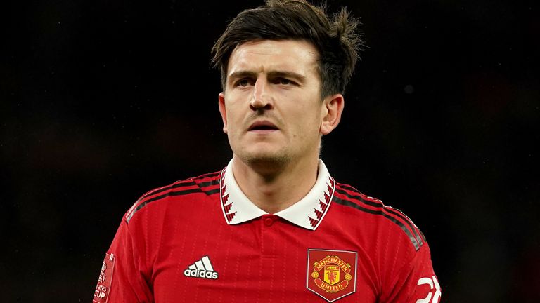 Harry Maguire del Manchester United durante el partido de la tercera ronda de la Copa FA de los Emiratos en Old Trafford, Manchester.  Imagen fecha: viernes 6 de enero de 2023.