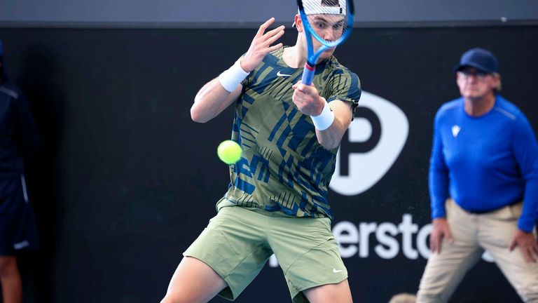ADELAIDE, AUSTRALIA - JANUARY 13: Jack Draper of Great Britain hits a forehand during the Adelaide International semi final tennis match between Jack Draper of Great Britain and Soonwoo Kwon of South Korea at Memorial Drive on January 13, 2023 in Adelaide, Australia. (Photo by Peter Mundy/Speed Media/Icon Sportswire) (Icon Sportswire via AP Images)