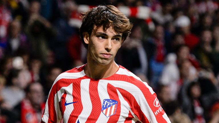 João Félix em ação pelo Atlético de Madrid no duelo da Liga dos Campeões contra o Bayer Leverkusen