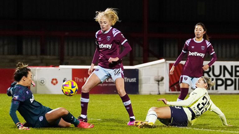 City defender Alanna Kennedy forced Mackenzie Arnold into a good close-range stop early on