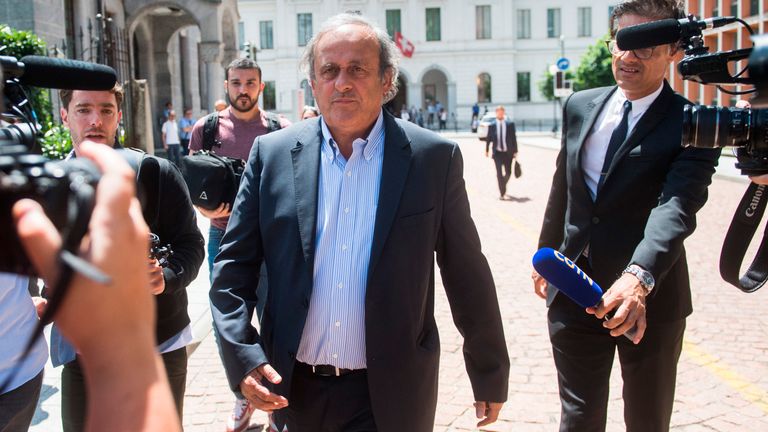 Mantan presiden UEFA Michel Platini bisa menggantikan Le Graet